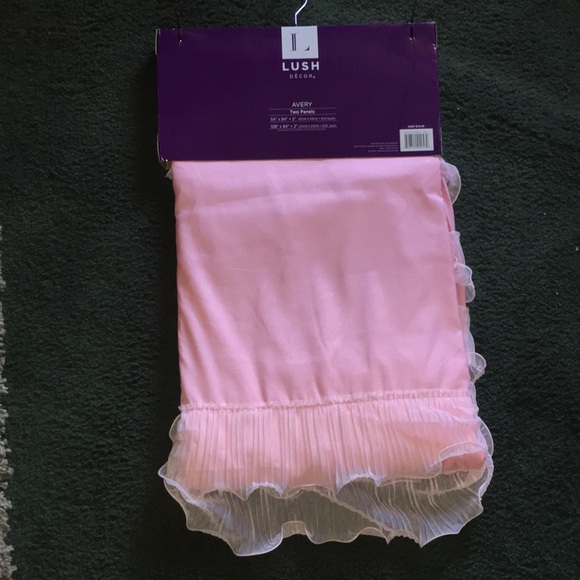 New! Lush Decor Kemmy Sissy Barbie pink rows of ruffles Drapes Little Girl Girly - Picture 7 of 10